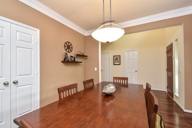 Photo - 1211 Deerbrook Dr