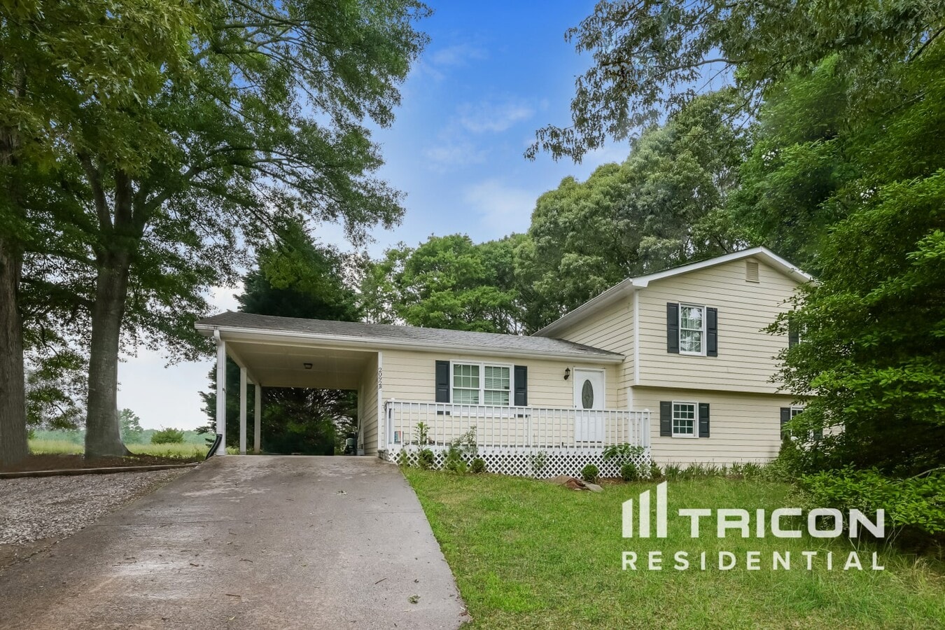 Photo - 2092 Brooks Rd SE