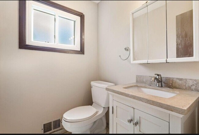 Photo - 605 10th Ave S Unit 605