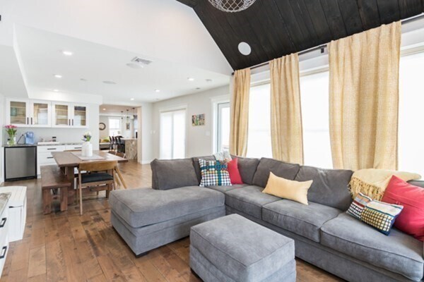 Photo - 201 Norfolk St