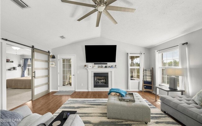 Photo - 1720 Everitt Ave