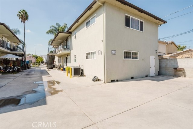 3131 Perlita Ave