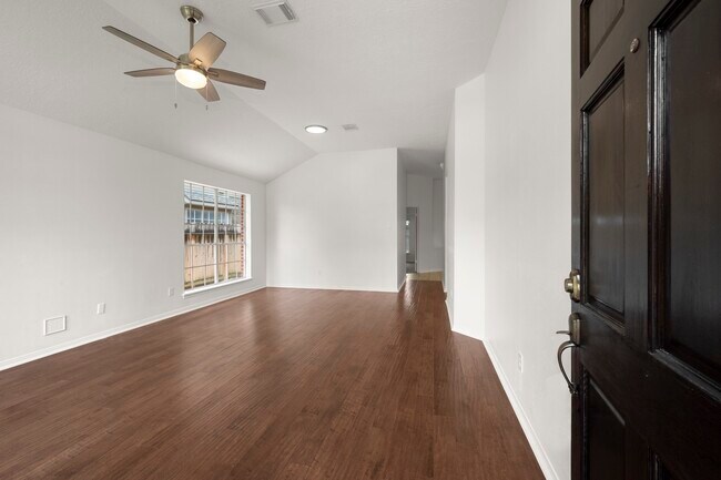 16014 Lakestone Dr