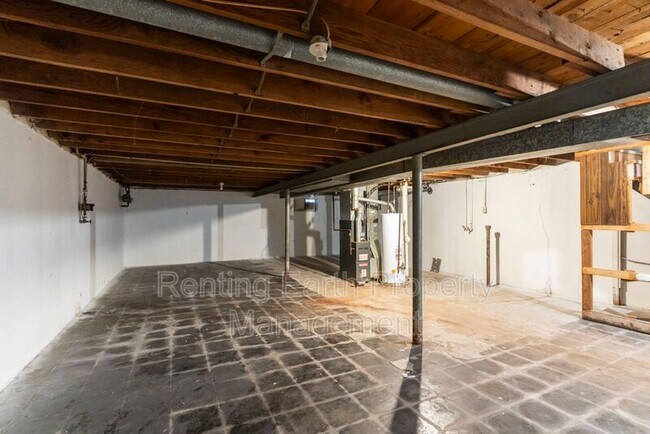 Photo - 801 Thomas Ave