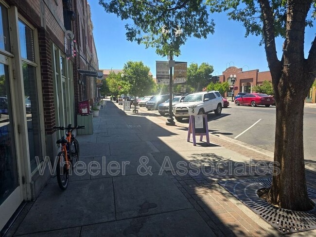 Photo - 129 25th St