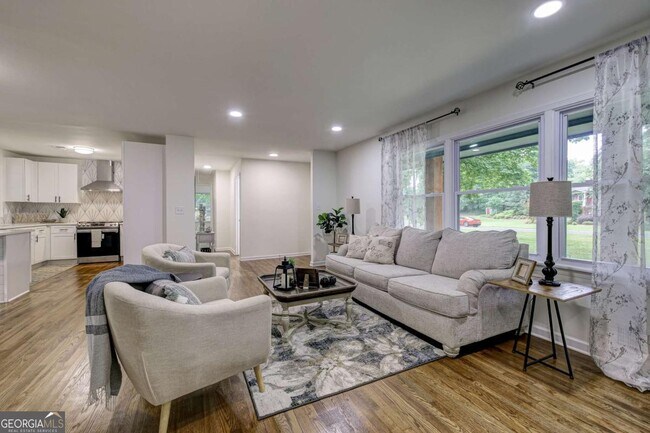 Photo - 131 Brookwood Dr SW