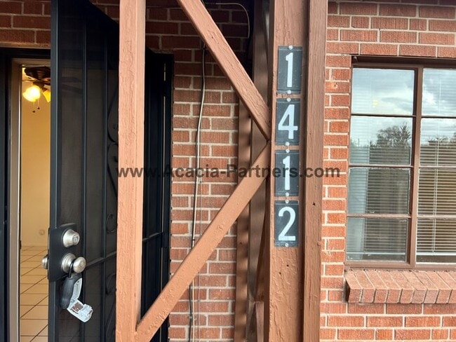 Photo - Close to U of A