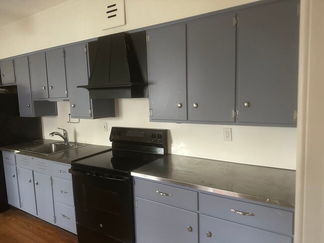 Photo - West Chester Historic Townhome - 4 bedrooms, 1 bath