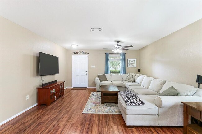 Photo - 8022 Yaupon View Dr