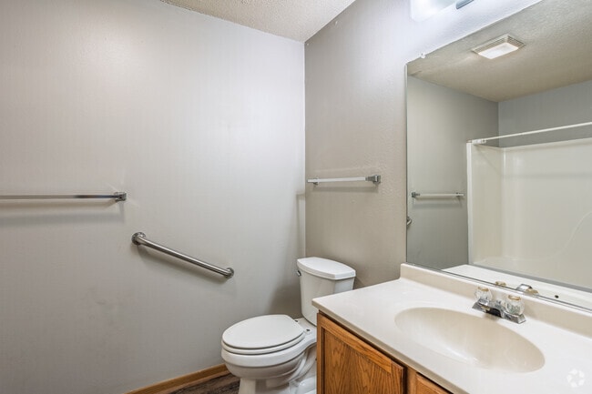 3BR, 2BA - 1,300SF - Primary Bathroom - 802 Dickinson Ave