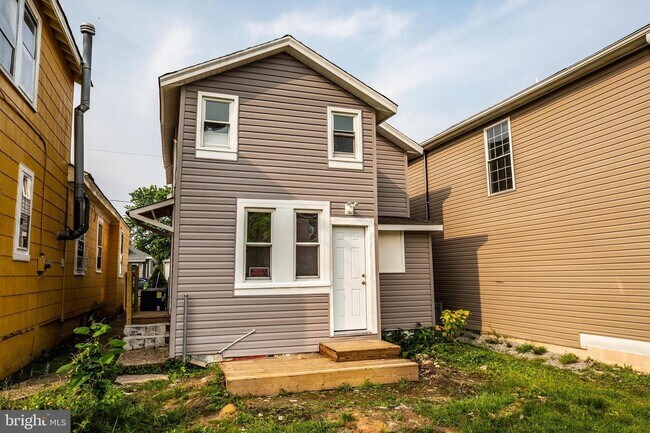 Entrada trasera - 269 4th Ave Unidad 101