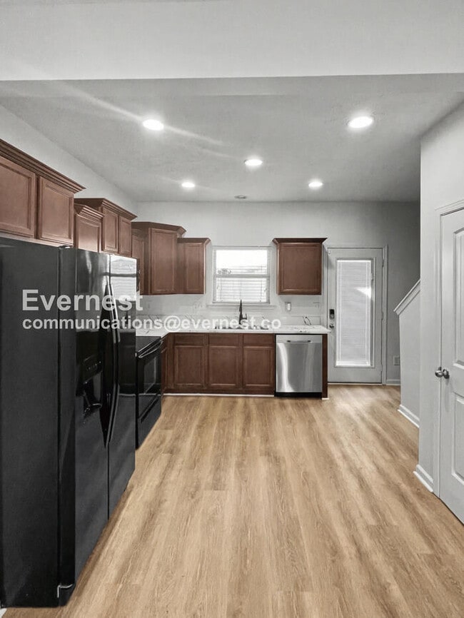 Photo - 1522 Sprucedale Dr