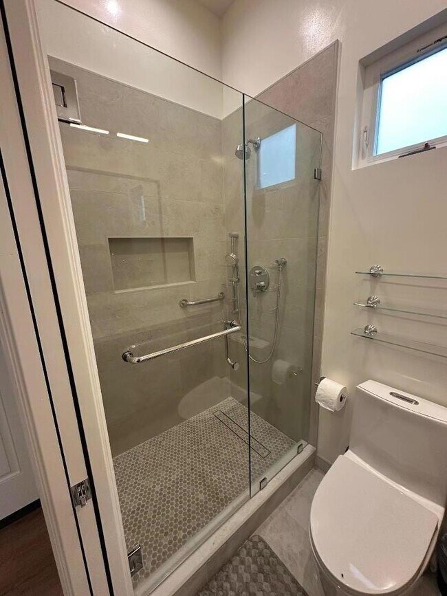 Photo - 2430 Eaton Ave