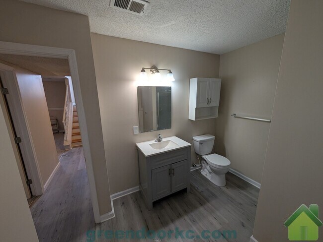 Photo - 823 S Lindenwood Dr