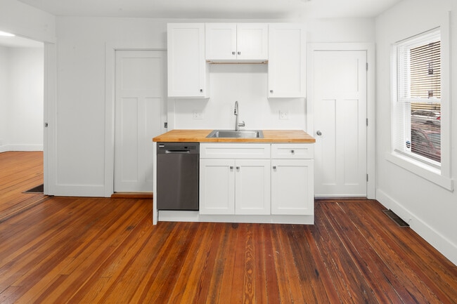 Photo - 323 Williams St Unit 2