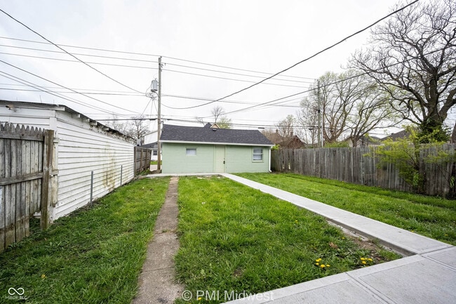 Building Photo - 238 N Beville Ave Unit 1/2