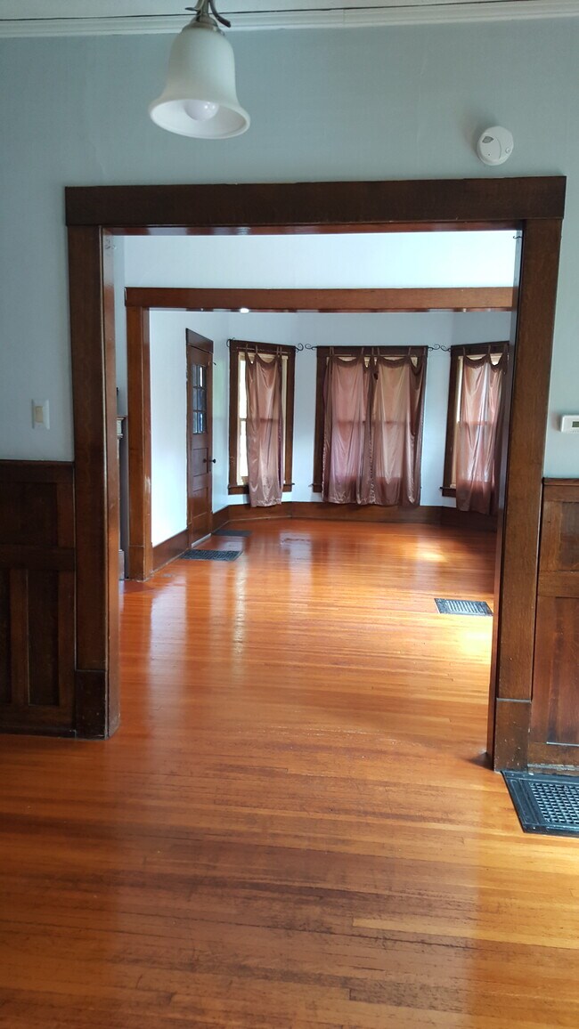 Living Room & Den - 426 E Maumee St