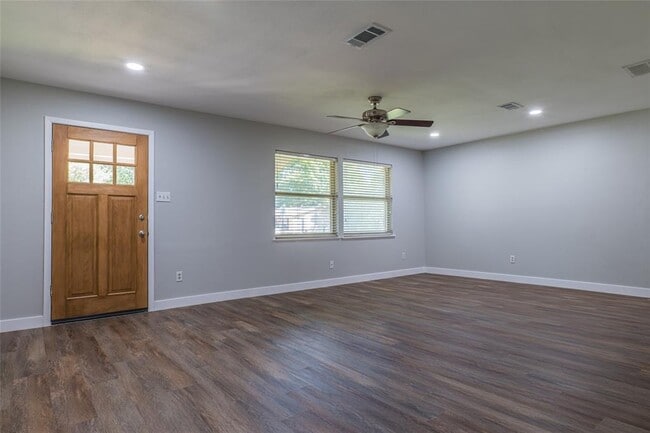 Photo - 9014 Slayton Dr