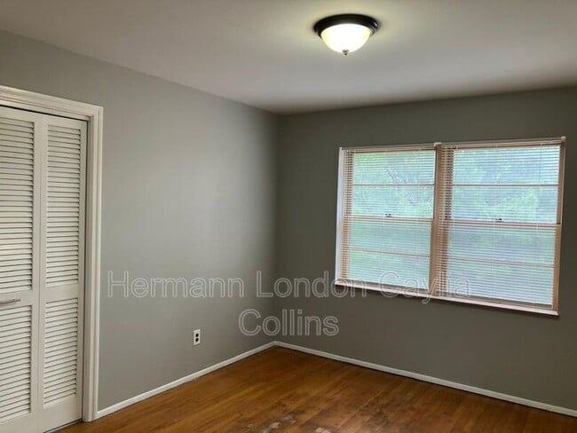 Photo - 3900 Roland Blvd