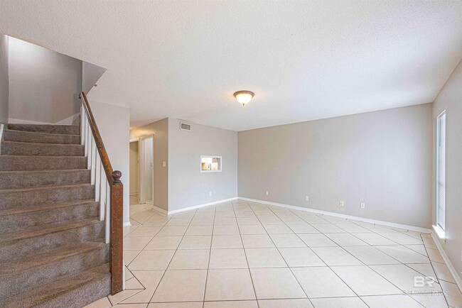 Photo - 600 Cheshire Ln