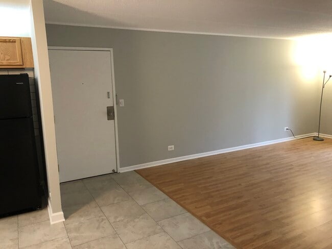 5S070 Pebblewood Ln Unit G1