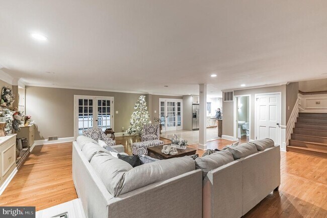 Photo - 11301 Corobon Ln