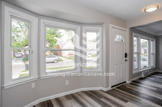Photo - 18701 Murray Hill St