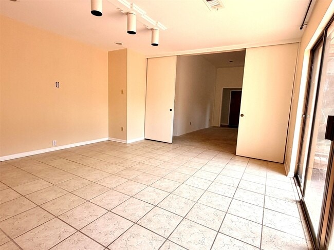 Photo - 7718 Moondance Ln