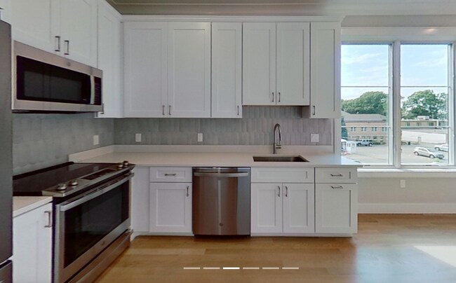 Photo - 104 Warren St