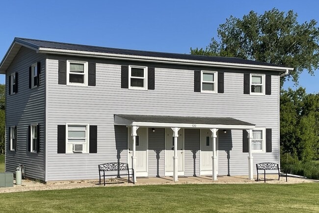 Building Photo - 120 Karen St