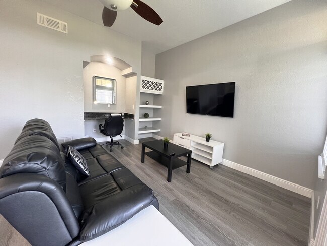 7340 Westpointe Blvd