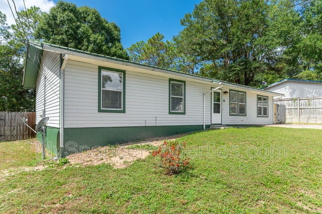 Photo - 126 Camellia Pl