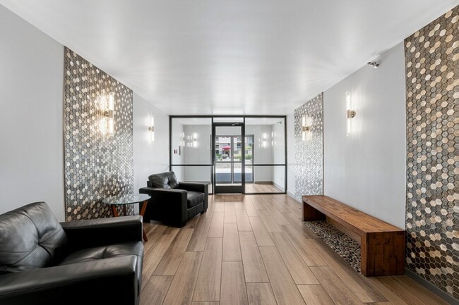 Photo - Welcome to this fabulous 2-bedroom, 2-bathroom condo in the heart of South Scottsdale!