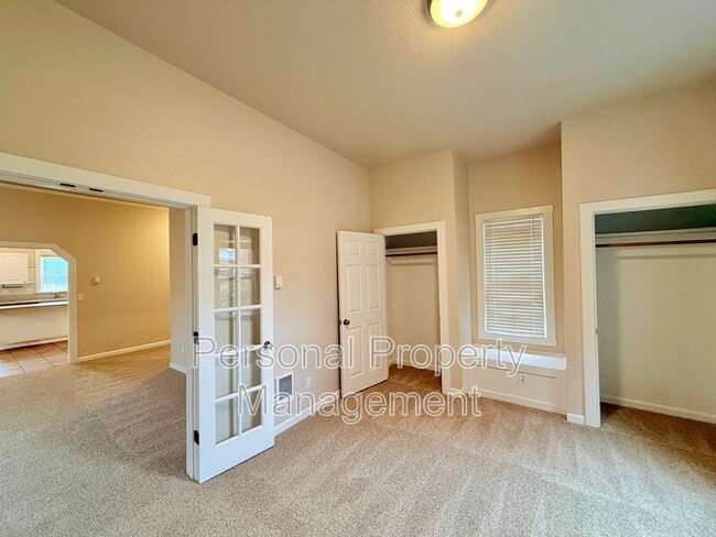 409 W McLoughlin Blvd