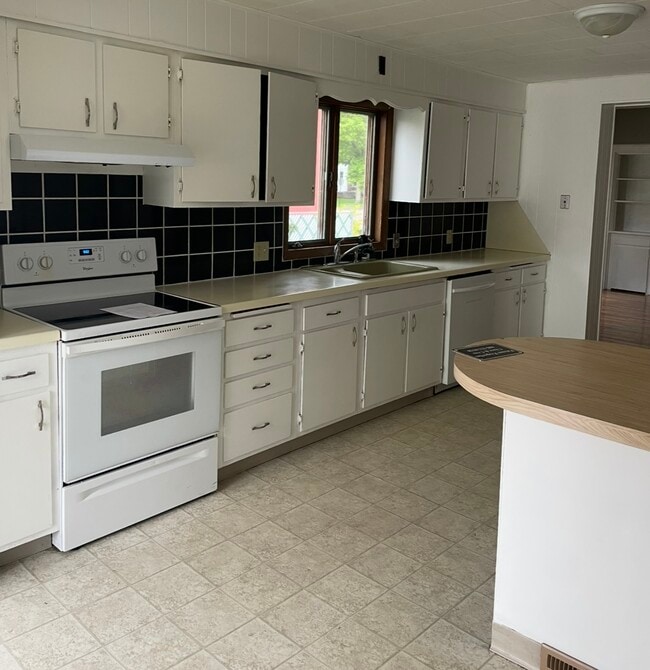 Photo - 307 E Wabasha St