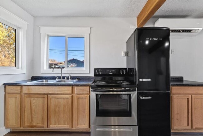 Photo - 3718 Custer Dr
