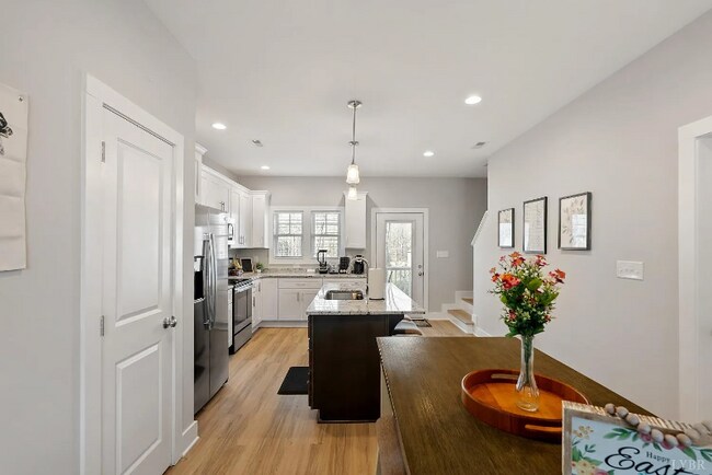 Photo - 36 English Commons Dr