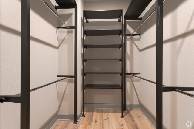 1BR, 1.5BA - 885 SF A12 - Closet