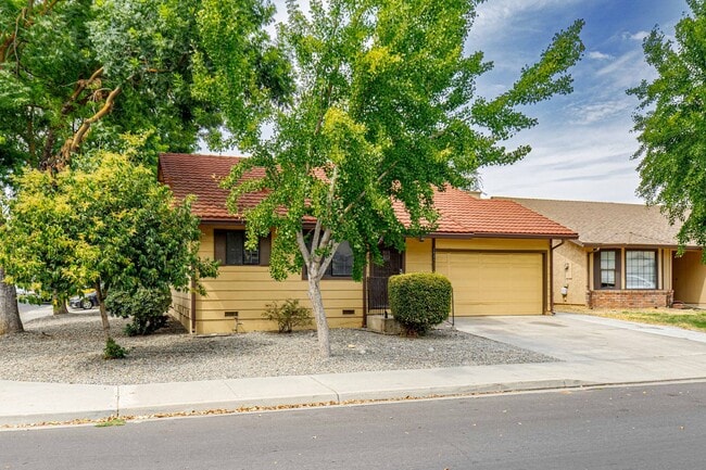 Photo - 3 bed 2 bath home for RENT in Modesto by Highway 99 and Costco!