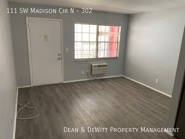 Photo - 111 SW Madison Cir N Unit 302