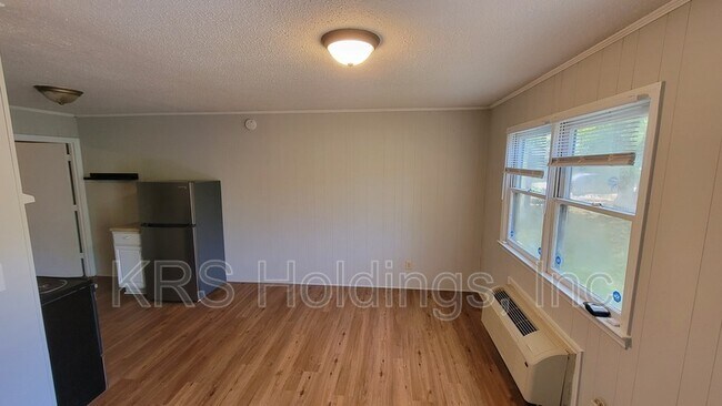 Photo - 1014 Sedgefield St Unit B