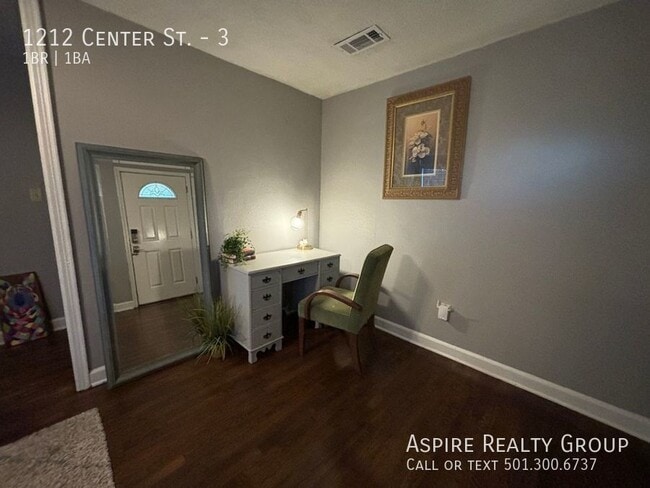 Photo - 1212 Center St Unit 3