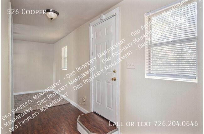 Photo - 526 Cooper St