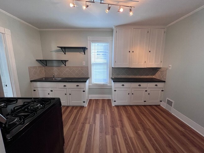 Photo - 1125 Lake Dr SE