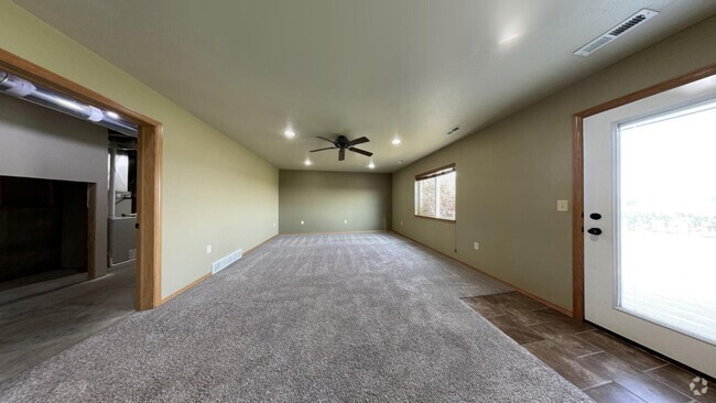 Building Photo - 3503 W 93rd St Rental