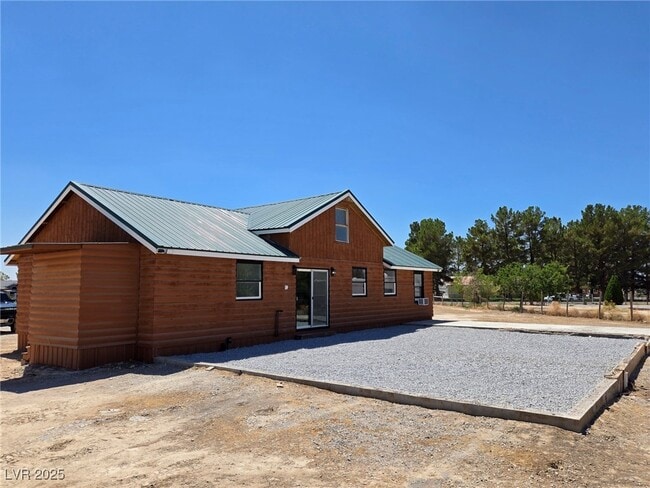 Photo - 270 W Patricia Ave