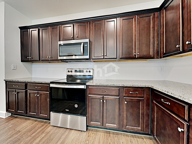 Photo - 105 Moultrie Crossing Ln