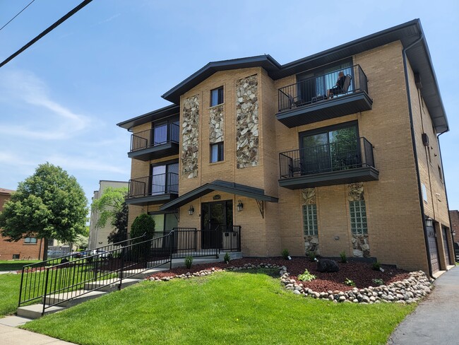 Building Photo - 9700 S Karlov Ave