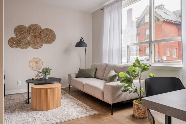 Photo - 330 Metcalfe