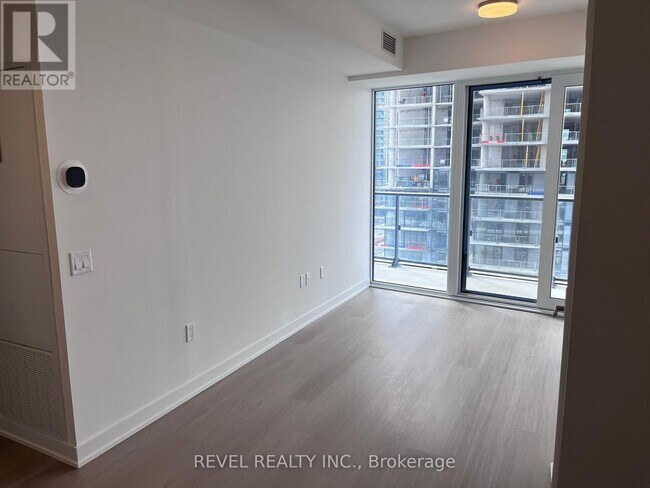 Photo - 448 Burnhamthorpe Rd W Unit 1301